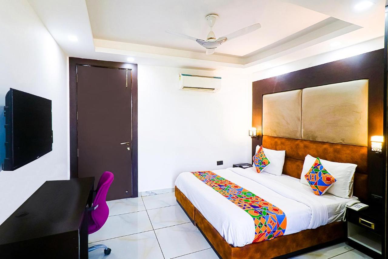Fabhotel Kiara The Private Suites Гургаон Экстерьер фото