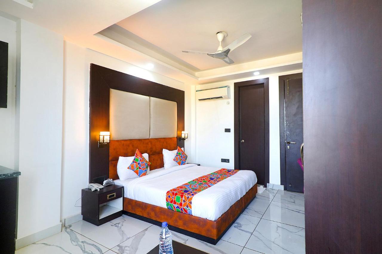 Fabhotel Kiara The Private Suites Гургаон Экстерьер фото