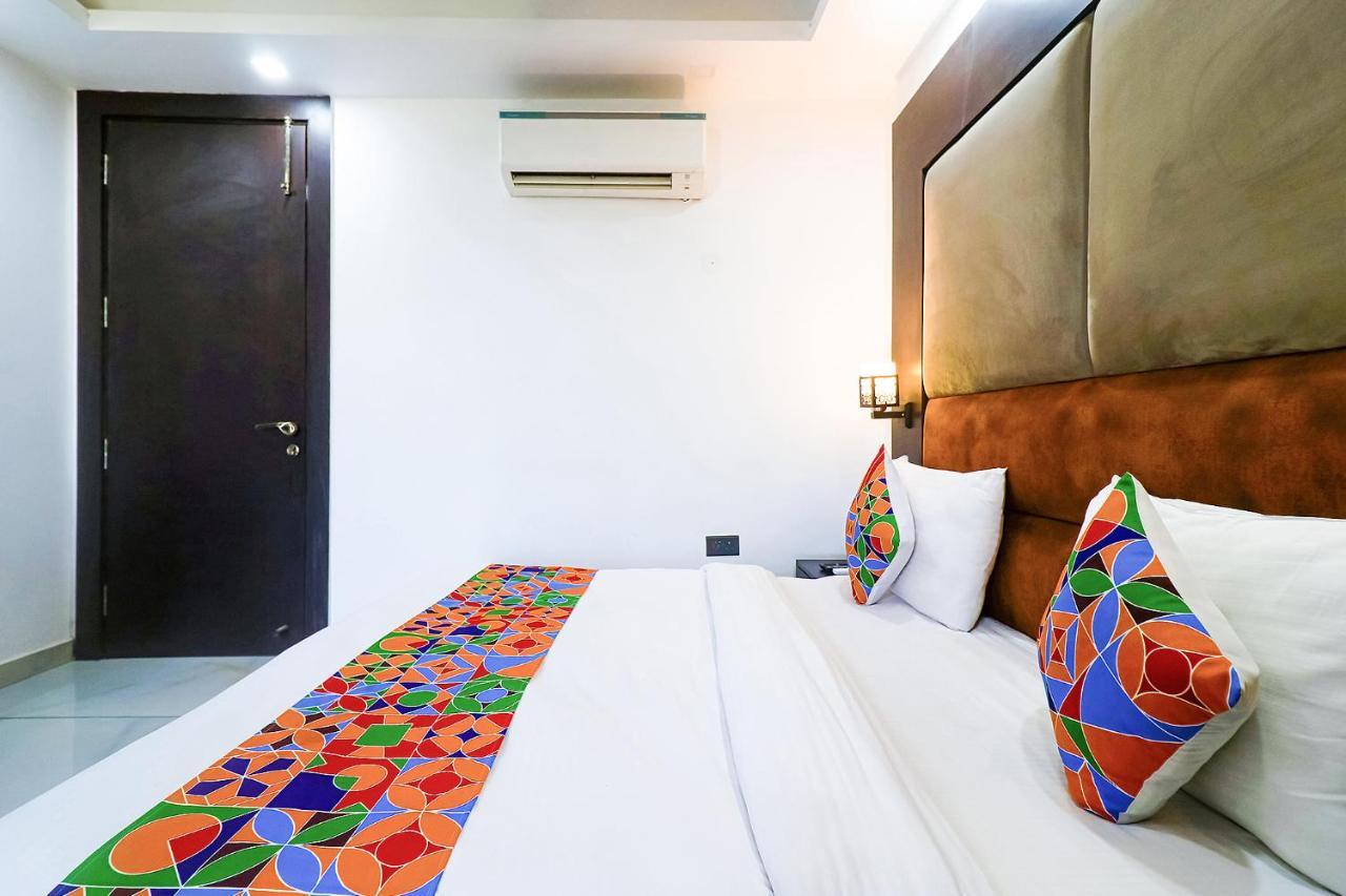 Fabhotel Kiara The Private Suites Гургаон Экстерьер фото