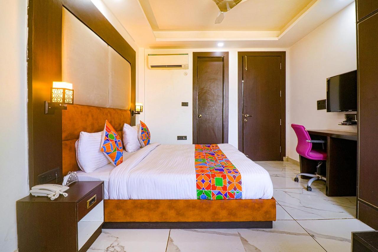 Fabhotel Kiara The Private Suites Гургаон Экстерьер фото