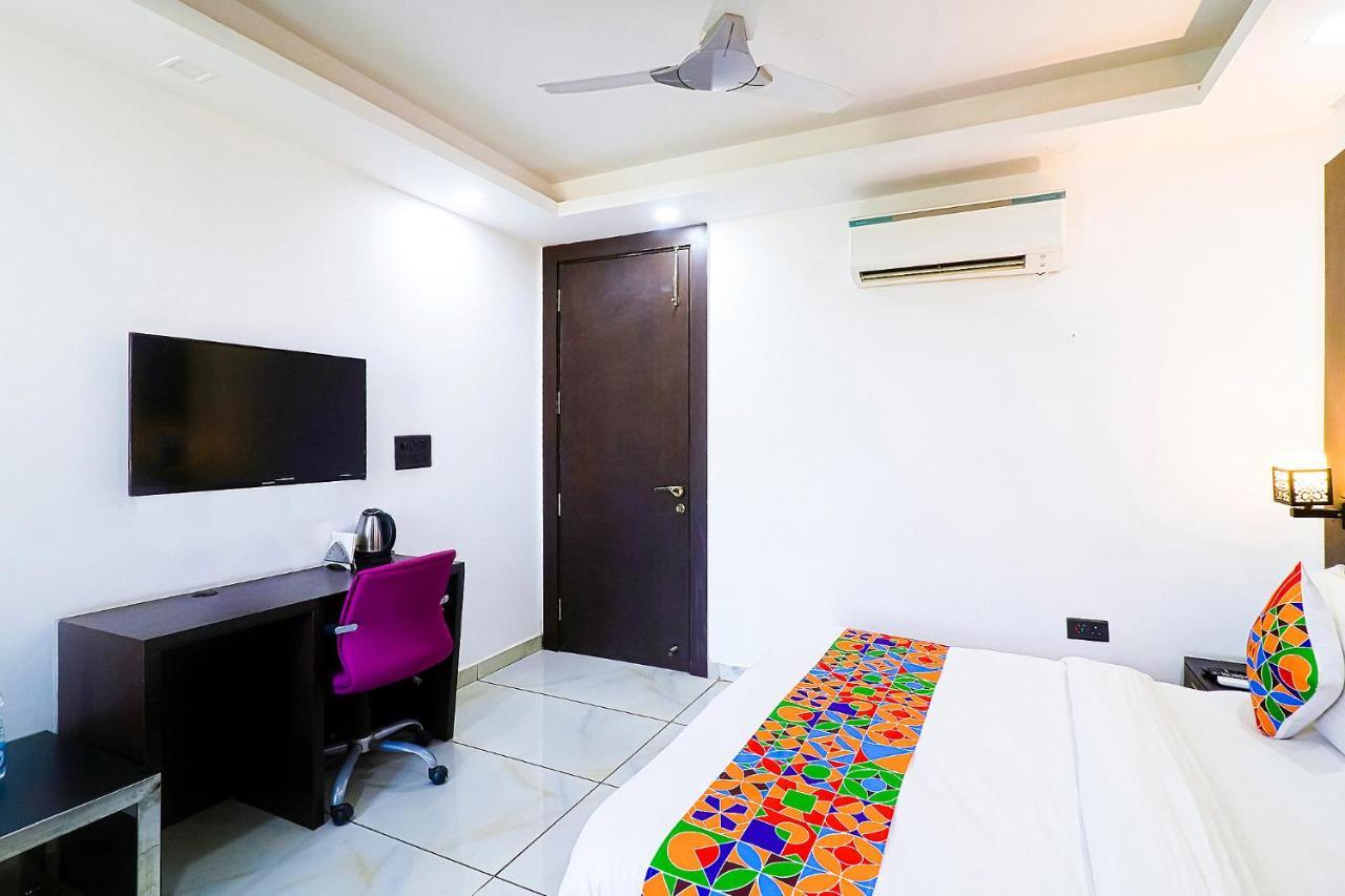 Fabhotel Kiara The Private Suites Гургаон Экстерьер фото