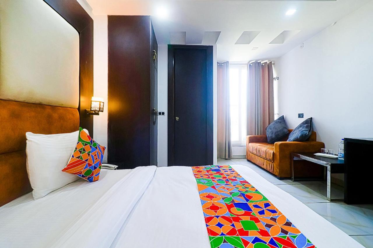 Fabhotel Kiara The Private Suites Гургаон Экстерьер фото